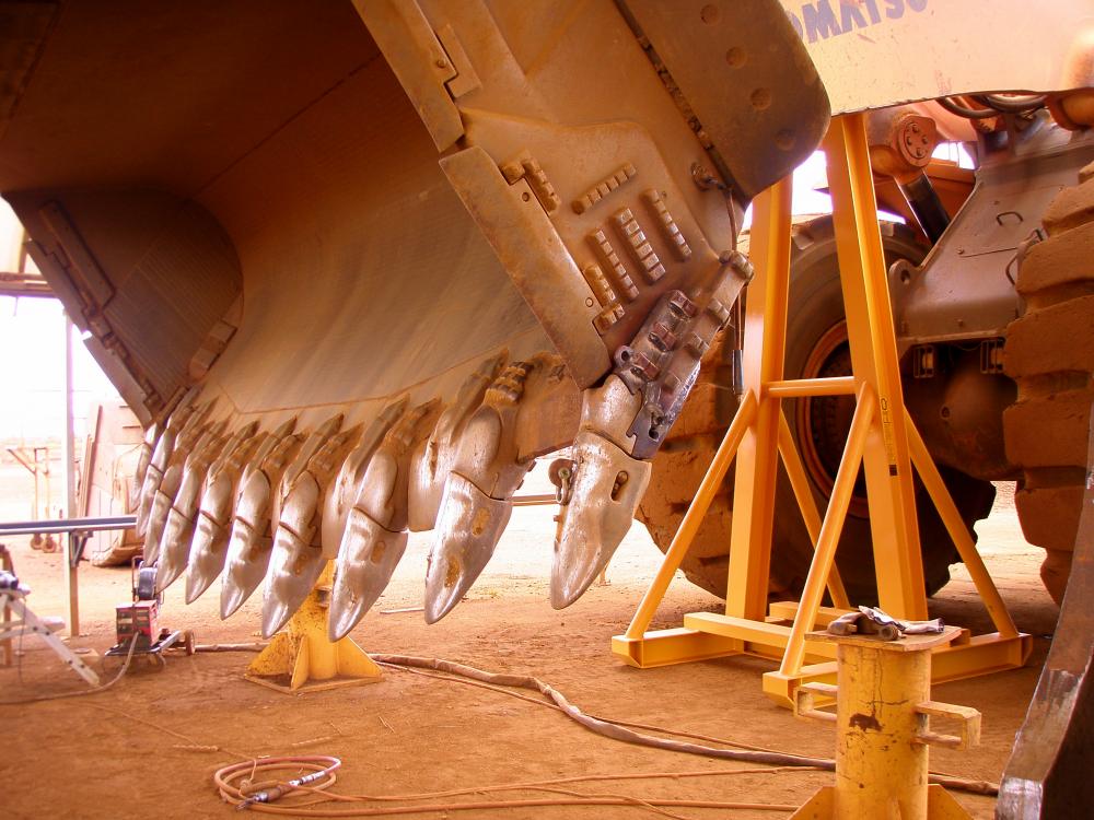 Jackrite Loader Bucket Stand holding up loader bucket