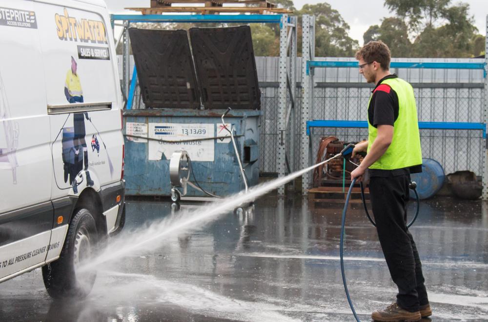 stabiliser nozzle used on pressure cleaner to clean van