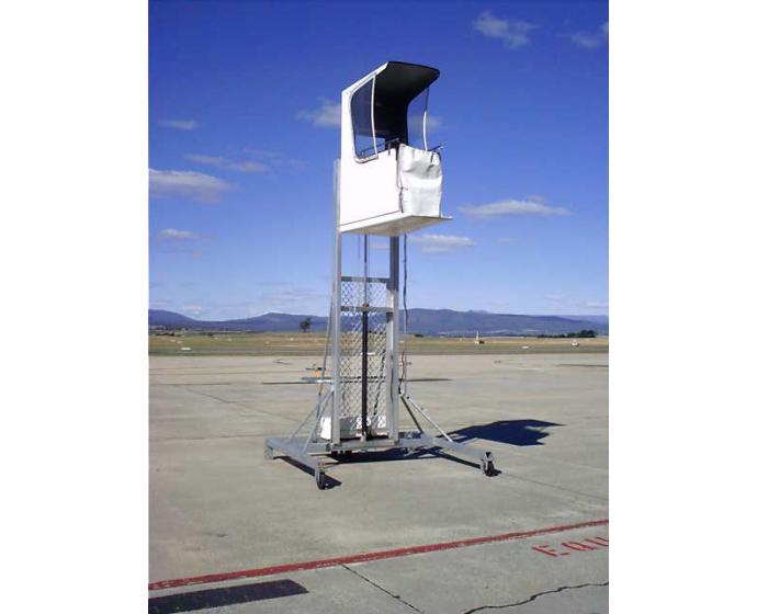 DPL 99A aircraft electro-hydraulic access lift