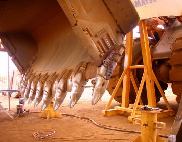 Jackrite Loader Bucket Stand holding up loader bucket